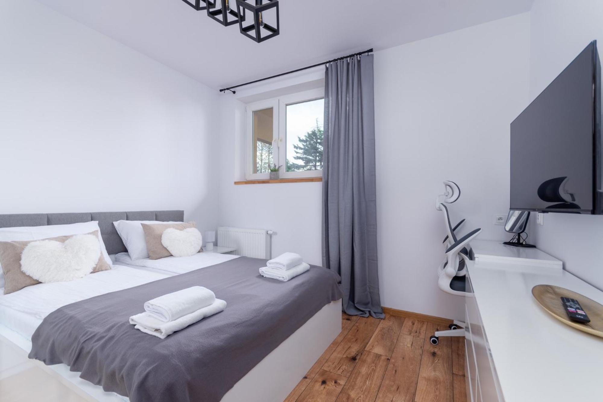Termy Cieplice Apartment Jelenia Gora Bagian luar foto